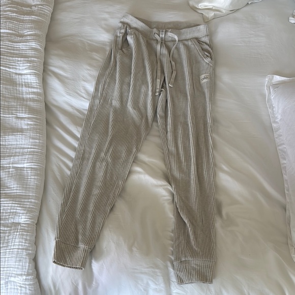 ALO Ribbed Joggers - Picture 1 of 5
